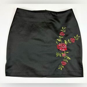 Vintage Skirt Y2K 1990s Miniskirt Mall Goth Black Roses Embroidered 2000s Size 7